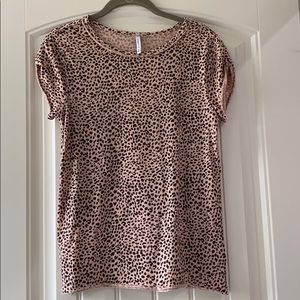 Pink leopard t shirt